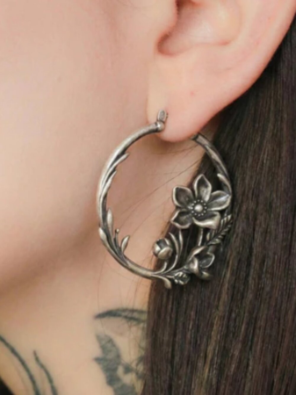Punk Youth Blossoming Vine Earrings (Silver/One Pair) - Picture 4 of 4